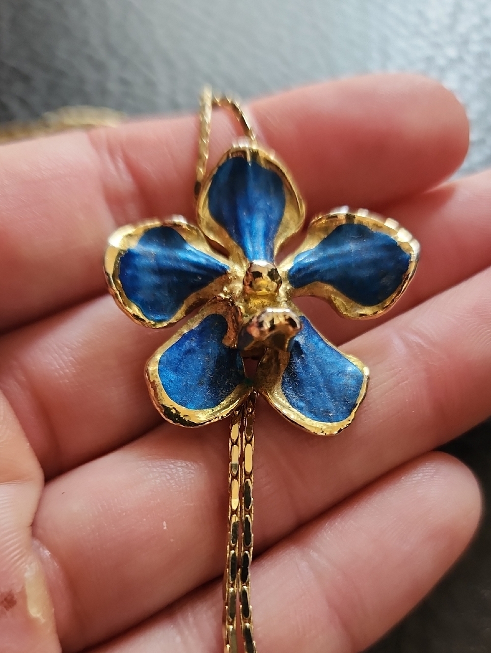 VTG Gold Tone Blue Flower Bolo Pendant Necklace